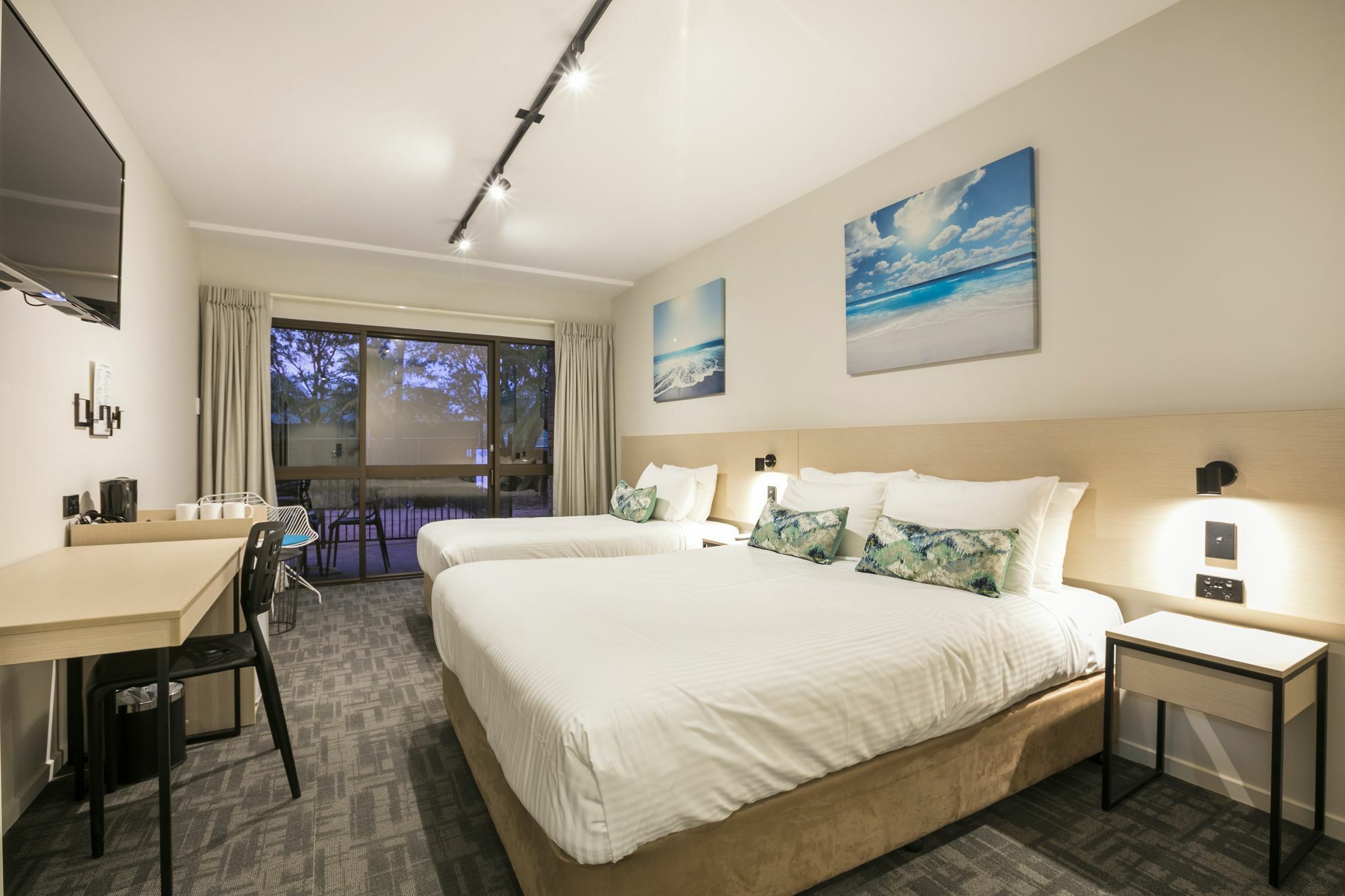 Hotel Nightcap At Kawana Waters
